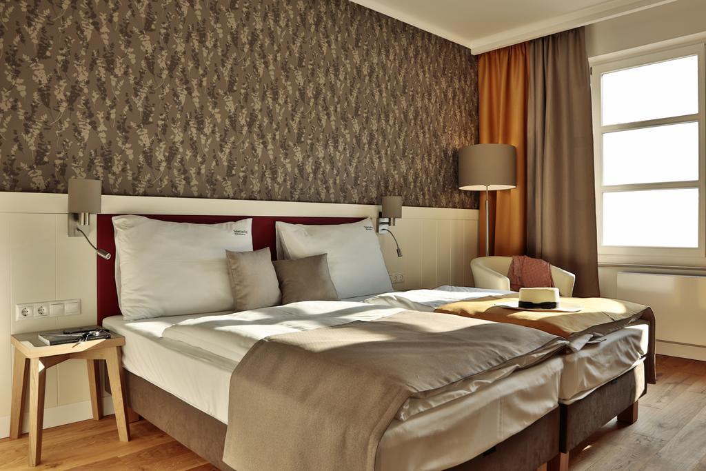 Hubertus Hof Landhotel Balatonfenyves Ruang foto