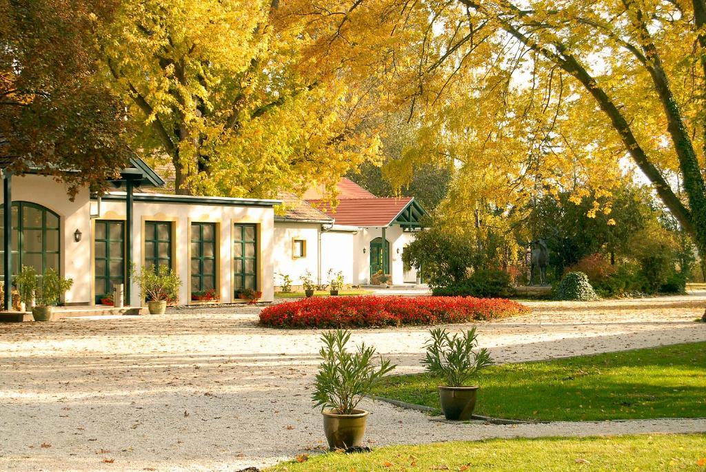 Hubertus Hof Landhotel Balatonfenyves Bagian luar foto