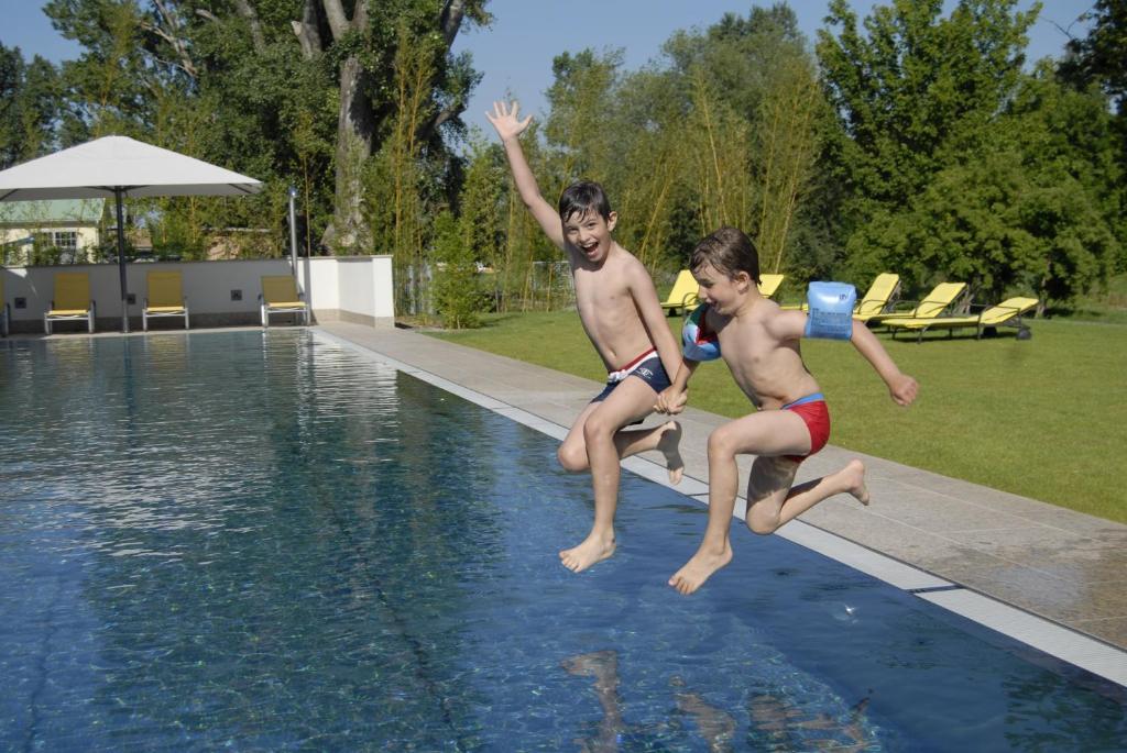 Hubertus Hof Landhotel Balatonfenyves Bagian luar foto